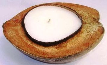 Kokosnuss-Kerze